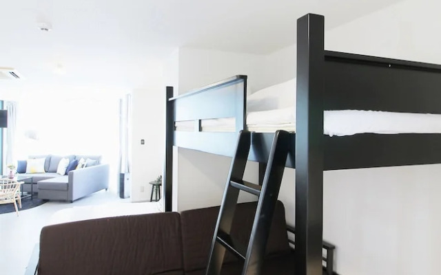 Yoshi Building 302