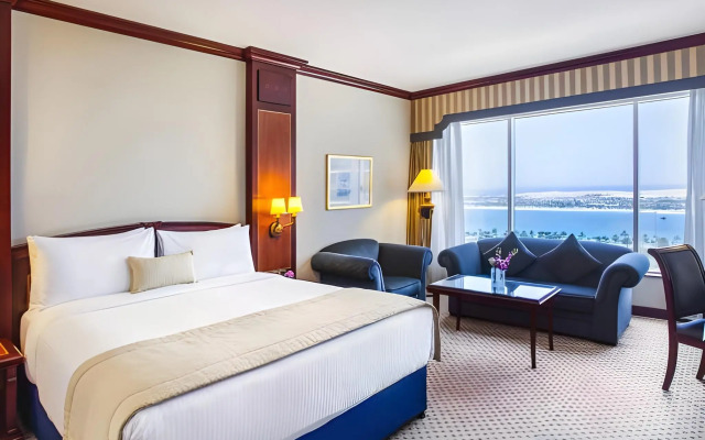 Отель Corniche Abu Dhabi