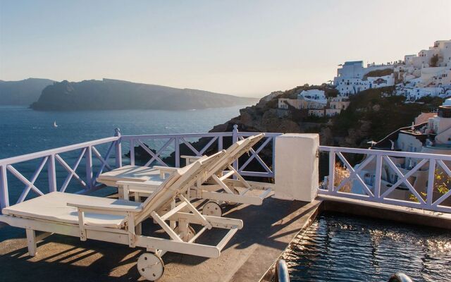 Armeni Village Rooms & Suites