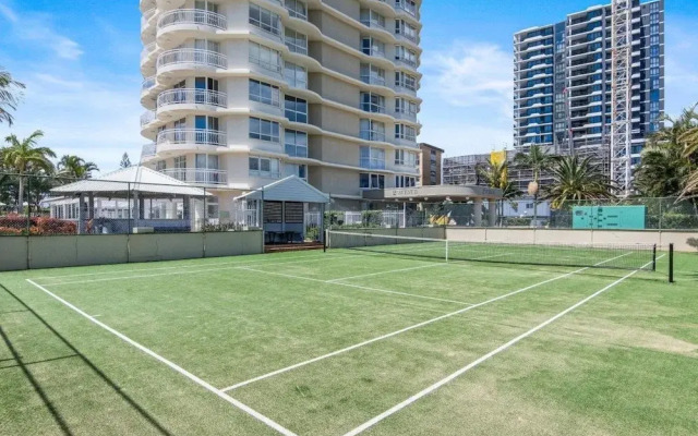 Ocean View Coastal Haven in Burleigh