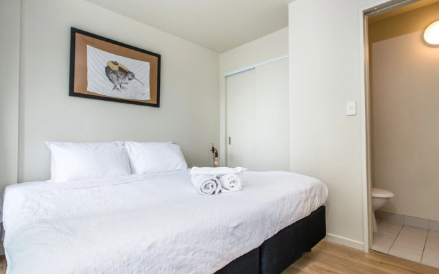 JHT - 1 BRM UoA Albert Park Balcony