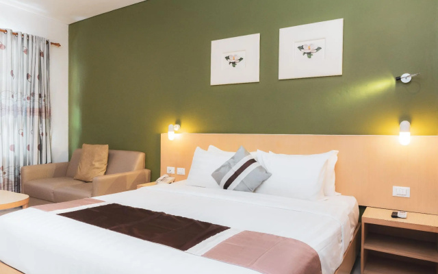Tibera Hotel Cibeunying – Guest Rooms – Bandung