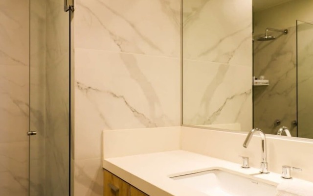 w Fascinating 1BR With Balcony in Miraflores