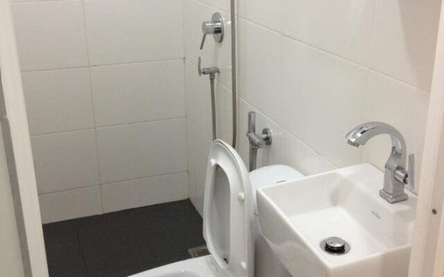 White House Cubical Hotel