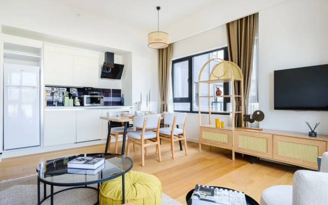 G Tower Residence by NewInn
