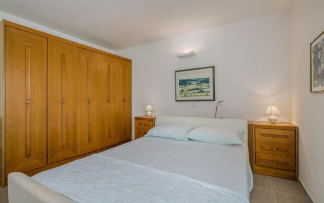 Amazing Home in Linardici With Wifi and 6 Bedrooms