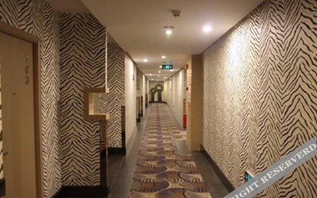 Xianlongtan Yangguang Hotel