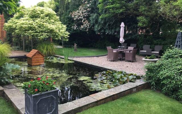 Treherne House & The Malvern Retreat