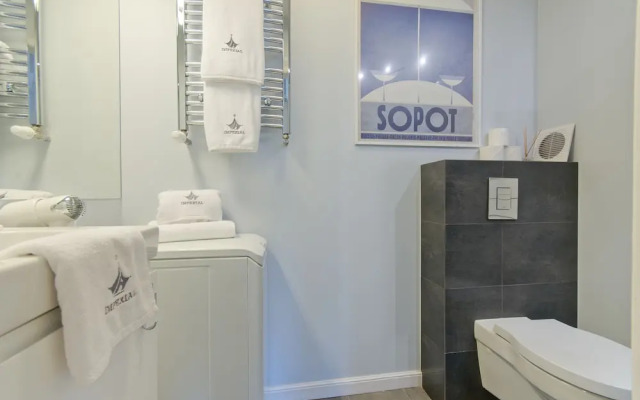 Imperial Apartments - Valor