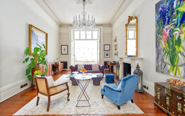 Grand 2 Bedroom Flat Kensington