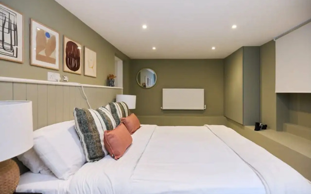 The Brondesbury Park - Sparkling 3bdr Flat With Garden