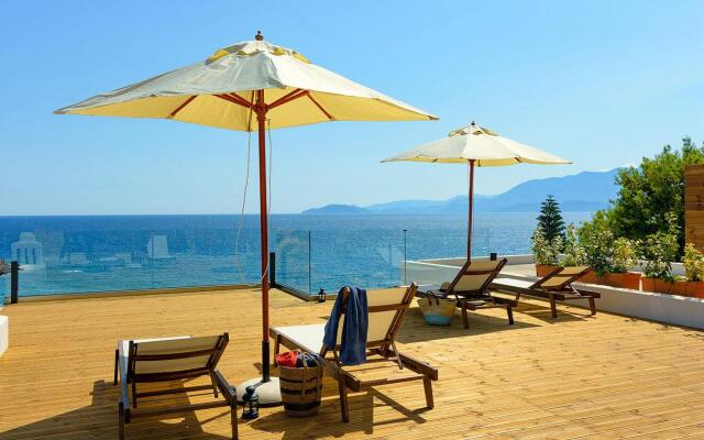 Beachfront 2 Bedroom Villa With Jacuzzi