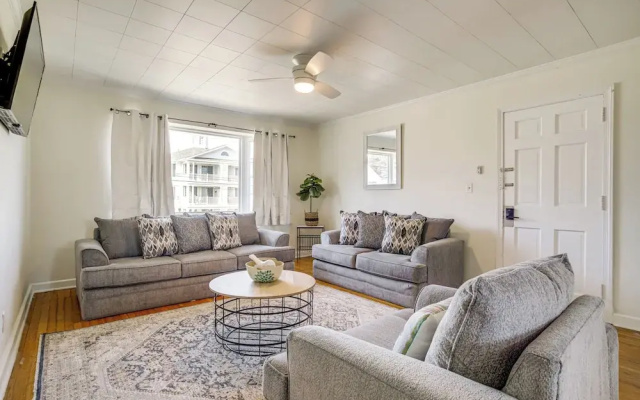 Cambridge Apt in Walkable Neighborhood