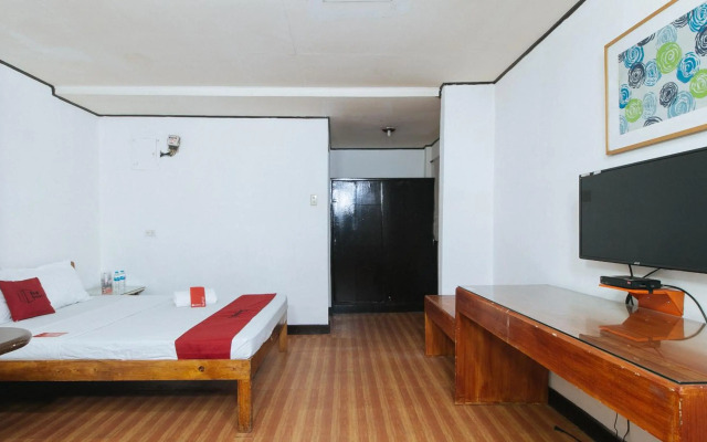 RedDoorz near East Avenue Medical Center