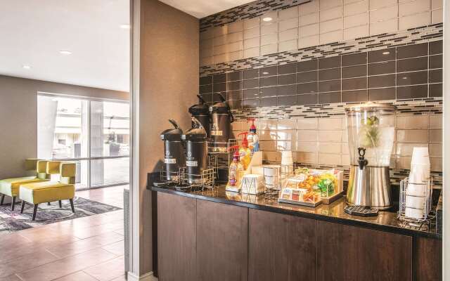 La Quinta Inn & Suites by Wyndham Atlanta Midtown - Buckhead