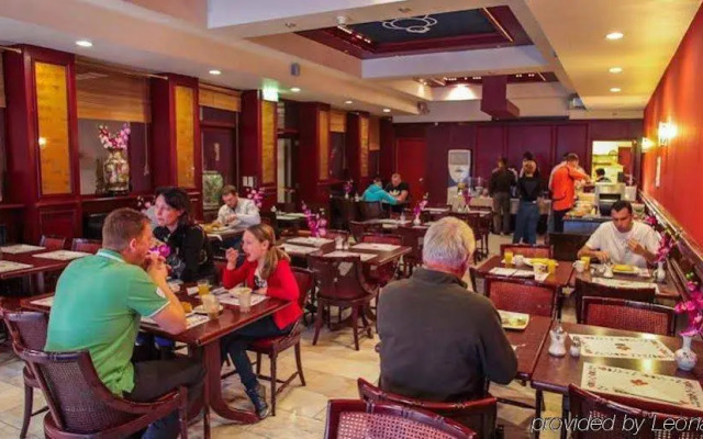 Hotel Falcon Plaza Centre