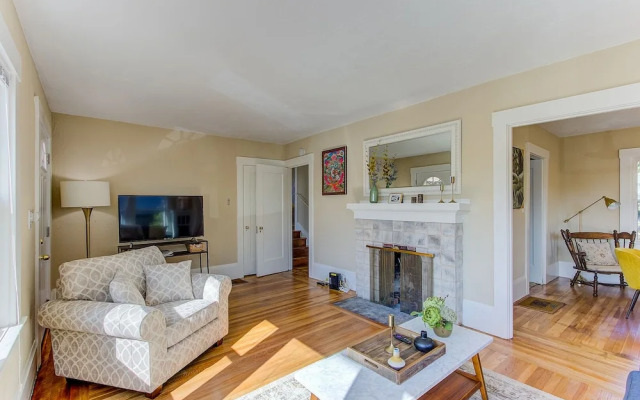 Woolsey Street - 2 Br Home