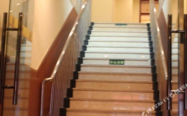 Super 8 Hotel (Beijing Fengtai Railway Station Fengtai South Road Subway Station)