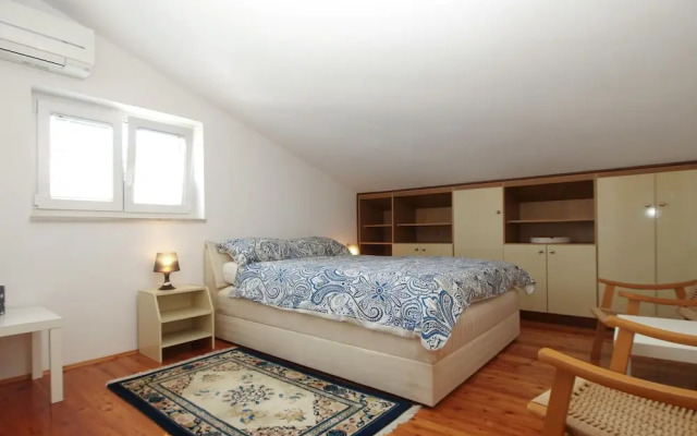 Apartment 1893
