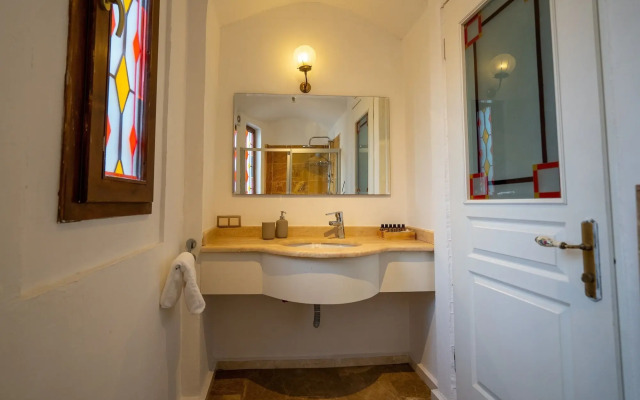 Cunda Battalos Küçük Otel