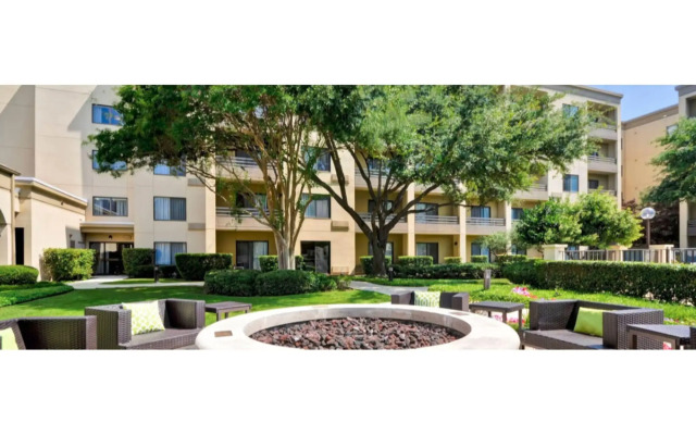 Courtyard by Marriott Dallas Medical/Market Center
