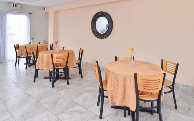 Red Coach Inn and Suites Grand Island NE