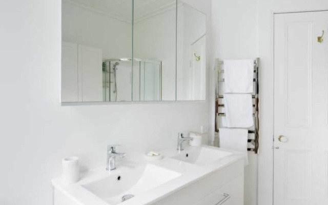 Light-filled Renovated Villa, Walk to Ponsonby Road