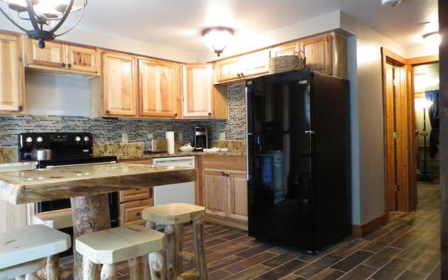 Three Seasons Hotel Suites by Crested Butte Lodging