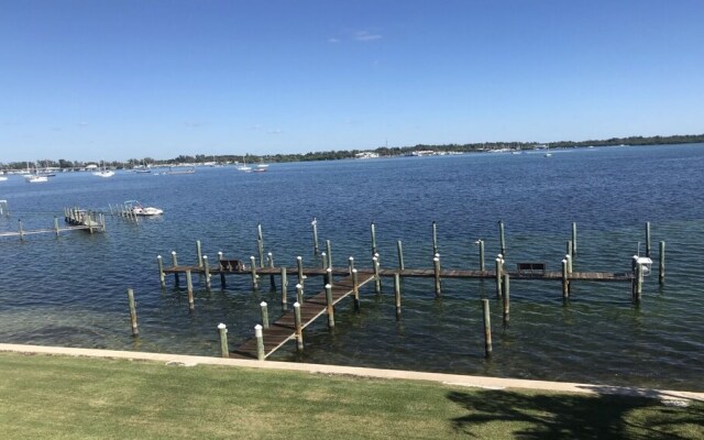 Pelican Cove 16