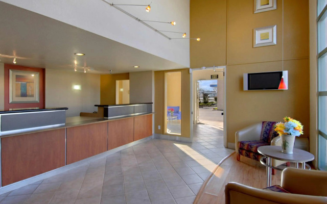 California Inn & Suites Rancho Cordova - Sacramento