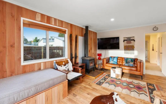 The Purple House - Ohakune Holiday Home with Spa Pool – Guest Rooms – Ohakune