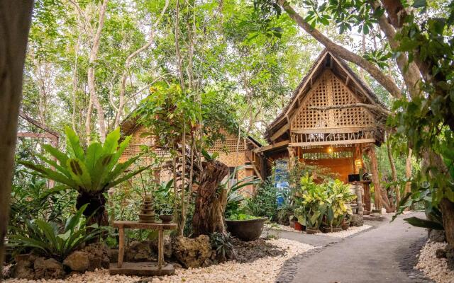 Bohol Coco Farm - Adults Only Hostel