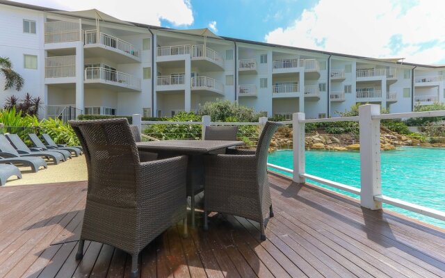 Resort Apartment on Salt Beach 6318