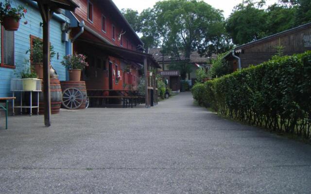 Williams Village Bowling & Country Club