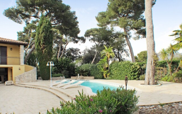 Grande Villa proche Monaco