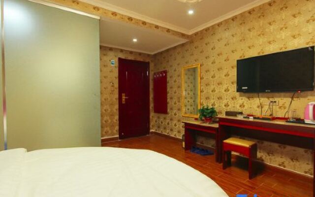 Yunshan Hotel (Henan National University Science Park Wutong Street Subway Station)