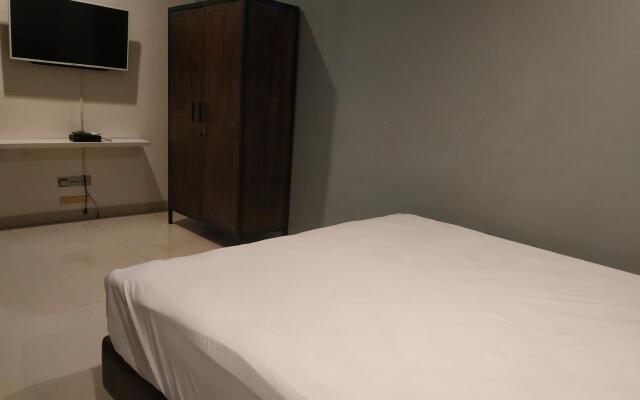 OYO 90438 Mampang 34 Residence
