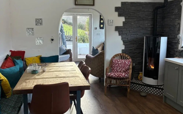 Shantalla West Cork Farmhouse With Hot Tub & Sauna