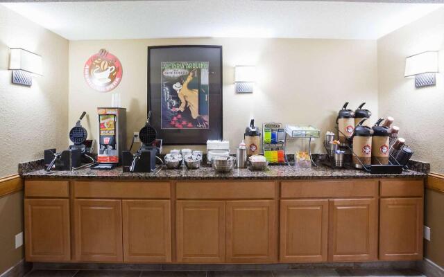 AmericInn by Wyndham Apple Valley