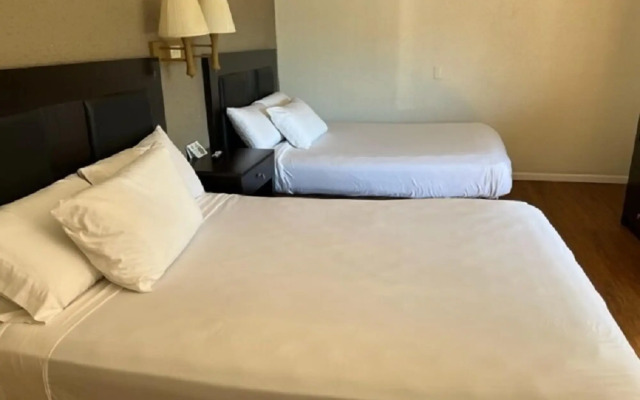 Posh Inn & Suites