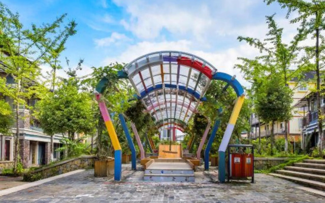 Seven-color Garden Resort (Fairy Mountain Tourist Reception Center)