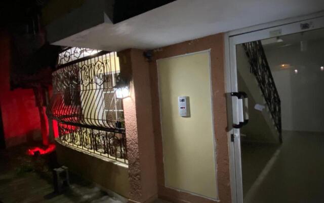 1 DR Huge cozy 3bedroom apartment to stay