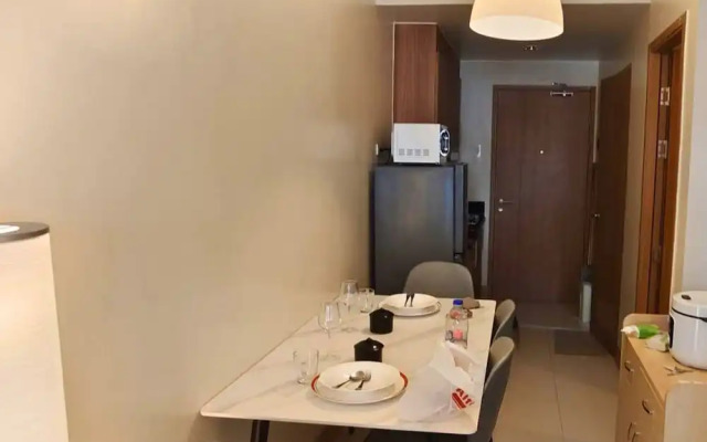 Live Just Steps Away From Mall of Asia