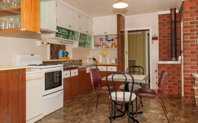 Holiday Haven - Whitianga Bach