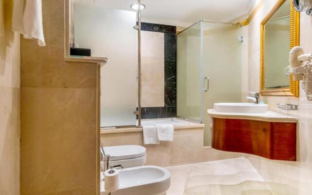 Sunday Hotel Holiday International Dubai
