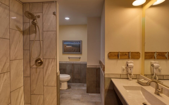 Lewis and Clark Resort