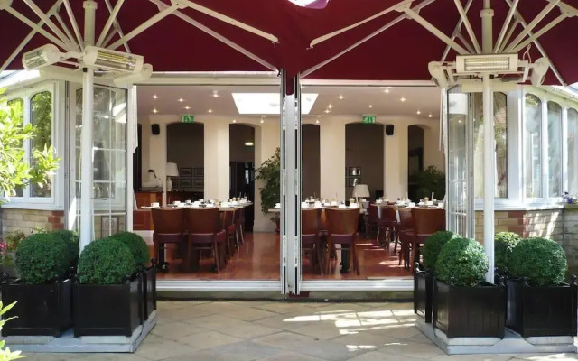 Glenlyn Hotel & Apartments