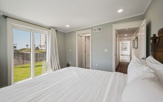 Bourbon Breeze by Five Star Properties