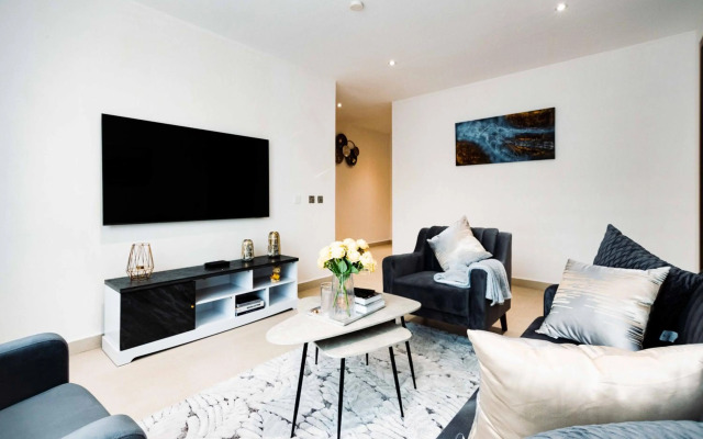 Incredible 3 Bedroom Apartment Space Available