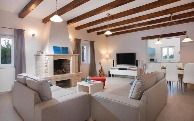 Stunning Home in Labin With Wifi and 4 Bedrooms